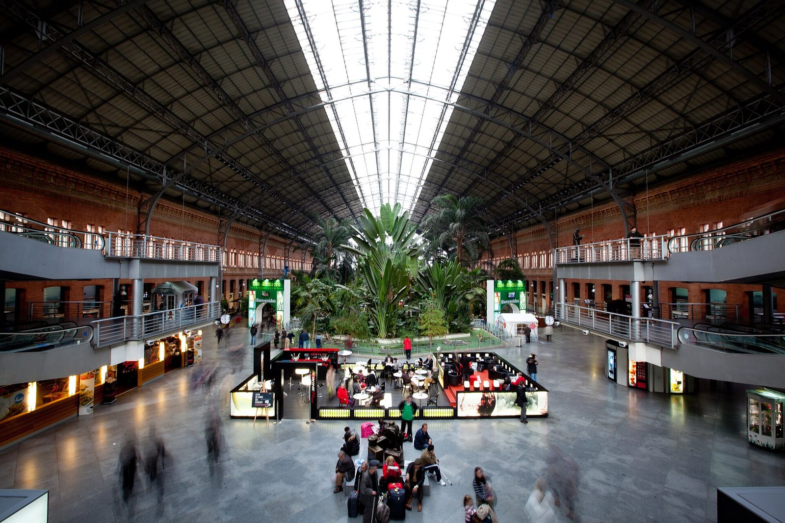 De Atocha a Usera: metro, cercanías, bus y taxi explicados