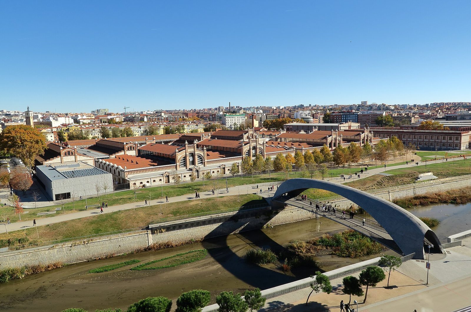 Matadero Madrid: guía del centro cultural junto a Madrid Río
