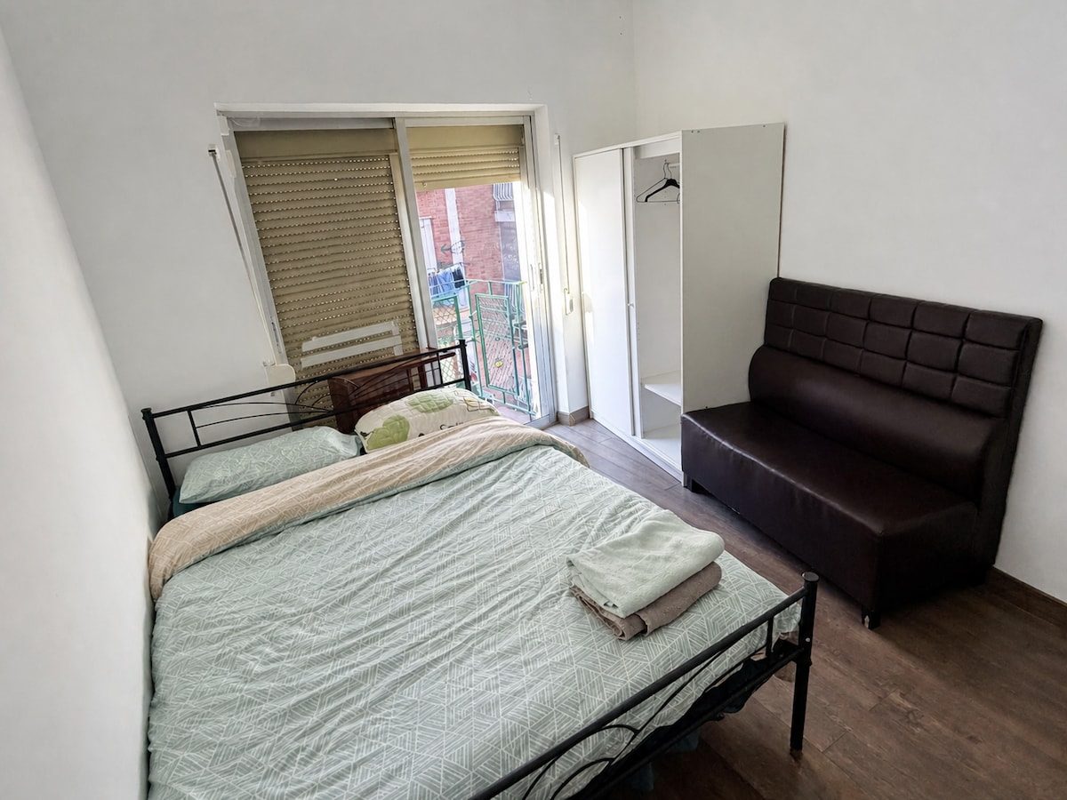 Habitación doble con balcón en Usera — foto 3