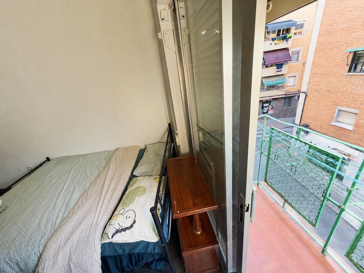 Habitación doble con balcón en Usera — foto 4