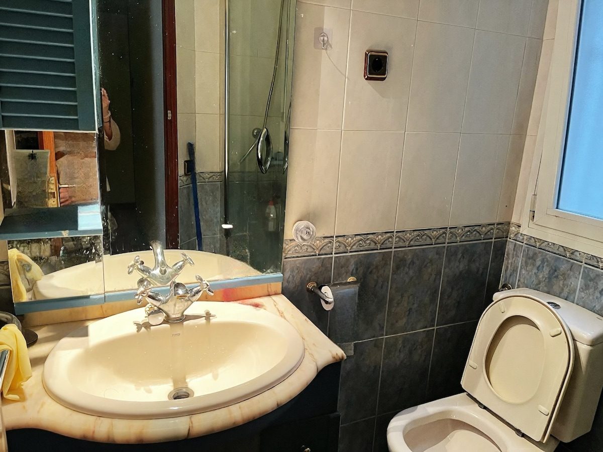 Habitación individual con balcón en Usera — foto 4